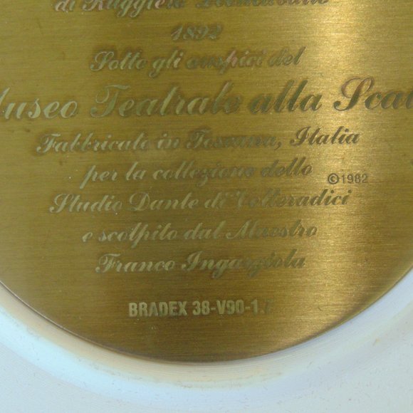 I Pagliacci Bradford Exchange Alabaster Plate - Picture 8 of 16